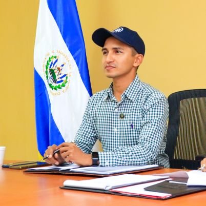 EduardoAlas_SV's profile picture. Gobernador Político Departamental de Cuscatlán 🇸🇻 
Emprendedor, Internacionalista, Barista ☕ Respaldo a mí Presidente Nayib Bukele 🇸🇻