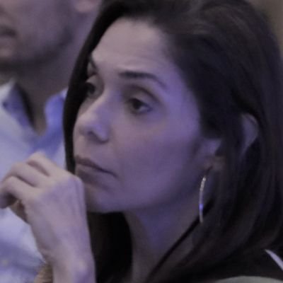 Madre, hija, esposa, migrante, periodista, redactora jefa de la Agencia EFE en Centroamérica. Aquí muestro temas de mi interés y mis opiniones personales.