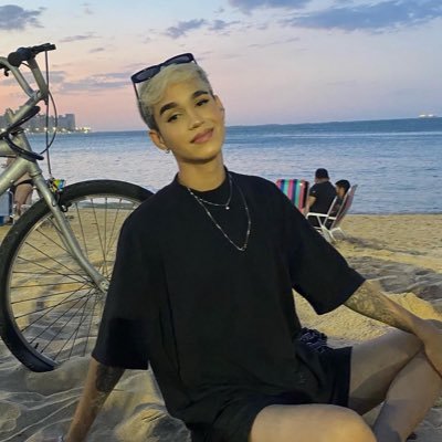 iamgabiliis's profile picture. Instagram: https://t.co/hAEbK2xhvS