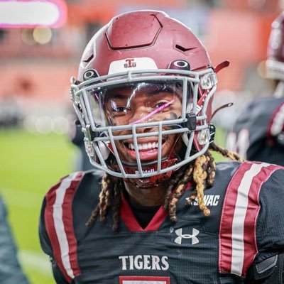 R.I.P Pops🙏🏽Grinding For A New Life💫 🏈CHICAGO✈️HOUSTON IG : Kevinharris__5 I really came from the trenches I had to grind to get it...💯 #Txsu