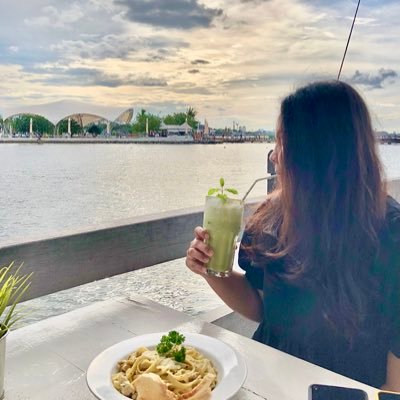 yessexyyes's profile picture. 🖕🏻