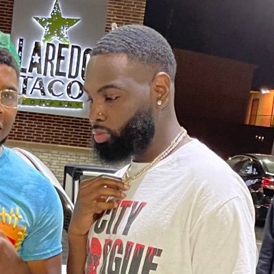 kivooo_'s profile picture. UTSA Alumnus | Cybersecurity 👨🏿‍💻