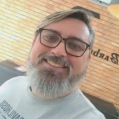 🇧🇷 Patriota
💎 Lider de expansão no MMN
👔 Empresário, especialista em vendas. 
🎯 Palestrante 
📸 #YouTuber do Canal Só Vem Empreender