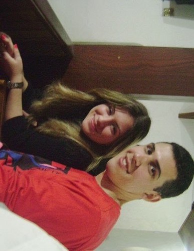 Quem se descreve se limita !