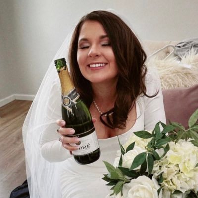 @chasescarberry_’s wife | cat mom | folklore girlie
