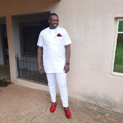 A fashion designer ✂️
Adventurist⛰️
Music lovers.
Fashionenterpreneur
Fabric vendor