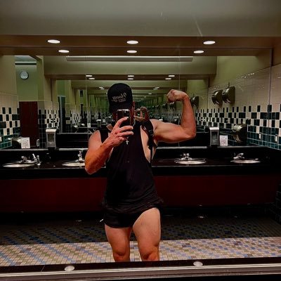 its_smitty54's profile picture. Just live your life