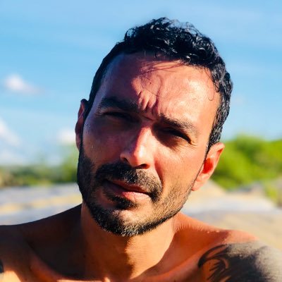 Carioca, publicitÔrio, heavy user internético e amante de boa música.