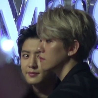 EXO is my universe. Chanbaekist, overworked surgeon, Chiefs Fan 🏈
most people have a-ha-moments, I just have oh-for-fuck-sake-seriously-moments 🤭