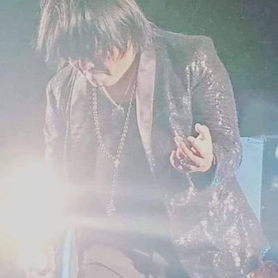 jiguroofficial's profile picture. 氷室京介さんのものまね芸人　じぐろ京介officialアカウント
スナック～ドームまでのGIG情報、ステージ裏等を公開🐥　　
BOØGYのボーカル🎤
お仕事ご依頼はじぐろ京介各種SNSへメッセージ下さいm(__)m
じぐろ京介本人 X👉️@jigurock1011