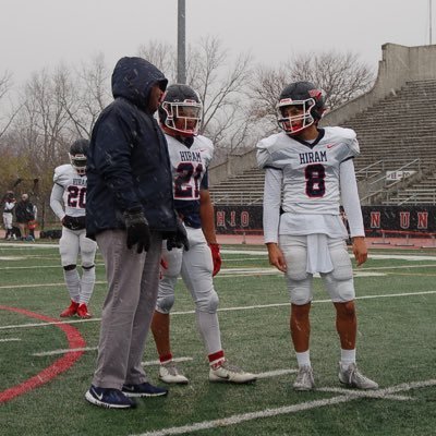 Danville High School| Quarterback Coach|Morehead State Alum |#ΩΨΦ ΨΒ Spr 18|#CoachingBruhz|#GoADS|KYBOY859|#RunTheTape #DIMEBOYZ.