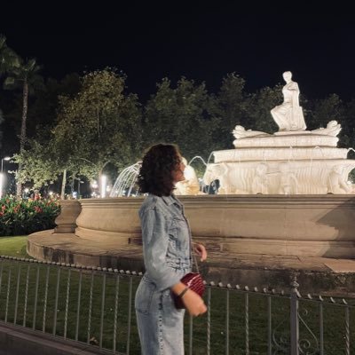 Ama siempre, ríe cada día, vive cada momento.