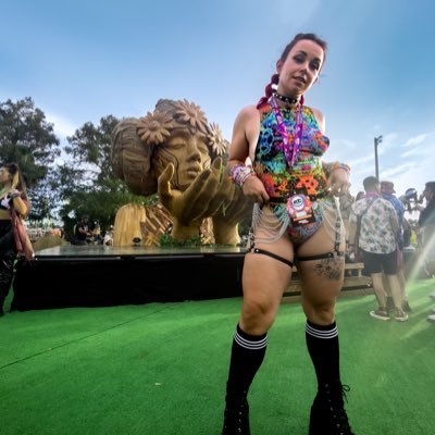 vixxie_Foxx's profile picture. Raver🥳. Gamer👾. Bass Head😩 - if I like you enough I’ll hang for a house set. My intentions are genuine connections. 🥰