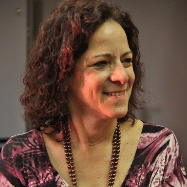 Assistente Social, professora, da União Brasileira de Mulheres, feminista e socialista, secretária da Mulher do PCdoB-PR.
