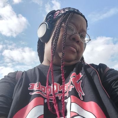 Chicago's very own local scene queen covering music and more since 2006...