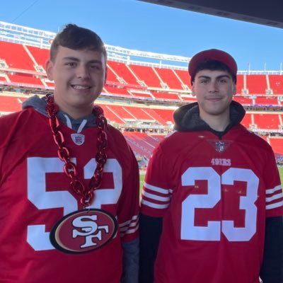 Two brothers who are in Sports Management | Die-hard 49ers fans | Sharing insights and updates about niner football ~ Tweets by @itscenzod and @dastice_marco