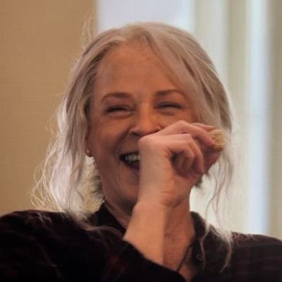 crispeletier's profile picture. #TeamCarol | ayudarnos a florecer 🌼
