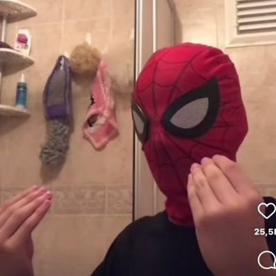 yavSpider's profile picture. kendine yaslanan dik yürür