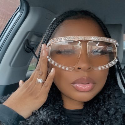 iamlondontiara_'s profile picture. 