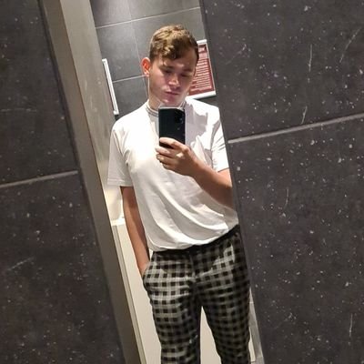 JariBeerens's profile picture. music was my first love, and it will be my last:) https://t.co/Wc9F2iDPSK…