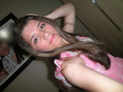 Capricorniana,16 anos,namorando,moda casual,estudante,trabalho,leitura,musica.