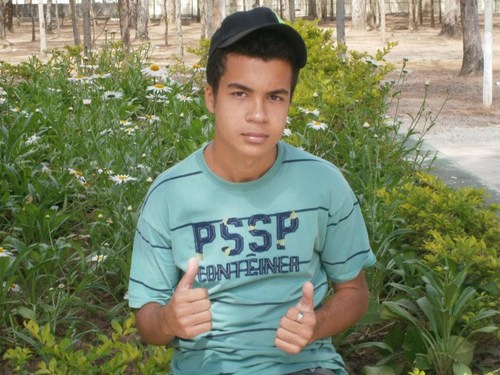 16 Anos,São Paulino,cânceriano/ Lema:Ousadia&Alegria,Futuro Jogador ,Meia Atacante/ scc,Pernanbuco #MulekeConquista :P