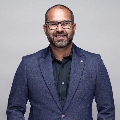 Ex estudante de Direito, formado em Gestão Comercial. Apaixonado pela vida e pelos amigos. Proprietário do DECK Bar e Restaurante e Brunhara Imóveis.
