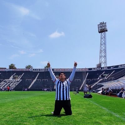 Periodista, friki y viajero. Hincha de Alianza Lima y Star Wars.