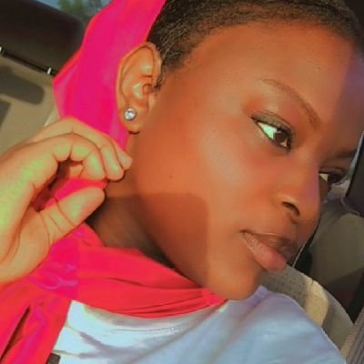 AzeezahWrites's profile picture. 