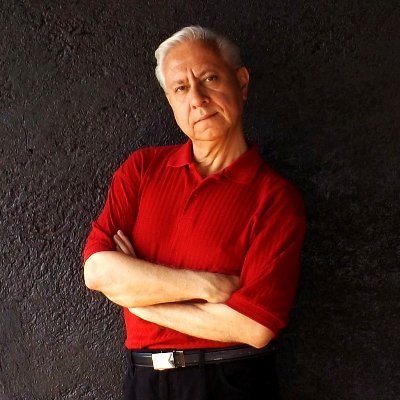 carlosroblesc's profile picture. Co-Director General de Holos Arts Proyect / Autor de dramaturgia, novela y libros de Drama Holista / Músico: Charly Oaks / Psicoterapeuta