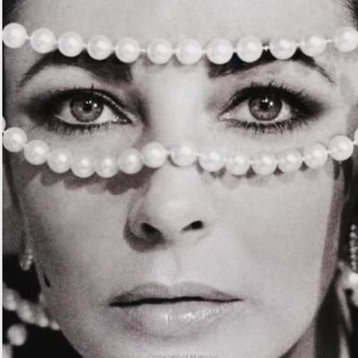 P_esquiress's profile picture. I dont ask for the sights in front of me to change, only the depth of my seeing. 
Free 🇵🇸