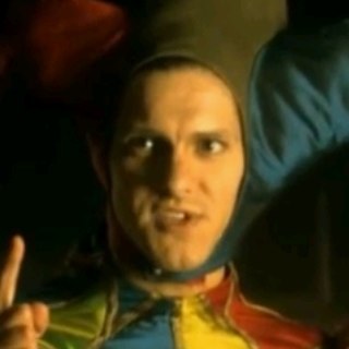 i am the amazing jester of Henry VIII and i just love to be funny and cheer people up