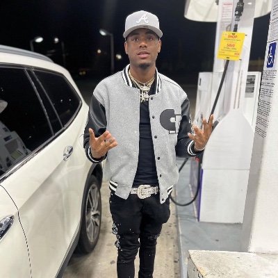 gravitystar94's profile picture. Real nigga statues 😎🩸🥃4️⃣