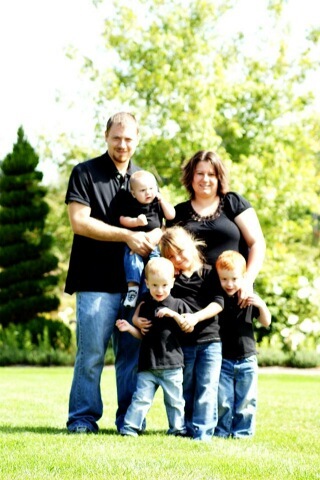 Im married to a wonderful woman amber. i have 4 beautiful kids (Hannah, Bob, Jayden, and Elijah).
im 25 years old.