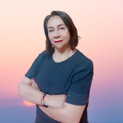 Economista,Máster en Migraciones y Relaciones Intercomunitarias.
Autora del libro Una sudaca en el Parlamento. 
Coordinadora G.T.I de la Cancillería de Colombia