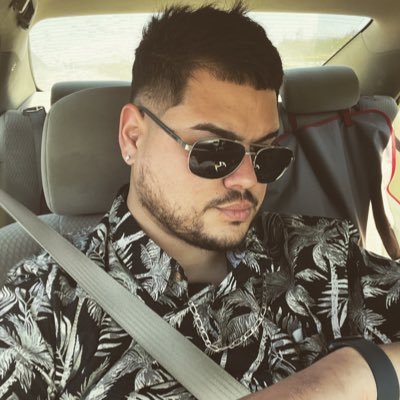 Aspiring streamer/creator with an emphasis in MMOs, FPS, and other online games on PC, PS4 and Switch #IStandWithUkraine