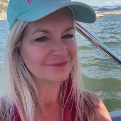 Elizabe11186640's profile picture. the secret to happiness is letting every situation be what it is, instead of what you think it should be