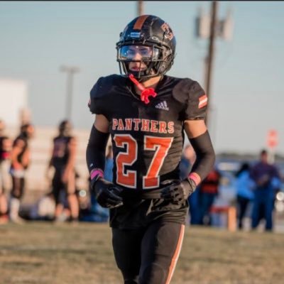 24’ | Medina Valley High School | Football & Track | 6’2 185lbs | 1st Team All District OLB |