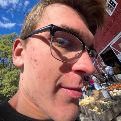 iheyerly12's profile picture. ‘26