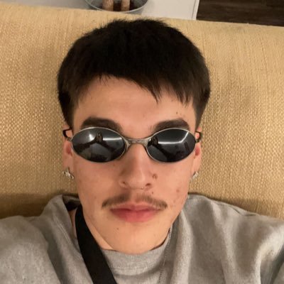 whorrehey's profile picture. 21