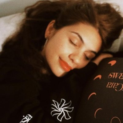 naharealperson's profile picture. a felicidade é um risco