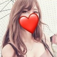 Karen95137690's profile picture. 出会いがない 20さいFカップ💗 美容師 フォロとDMして メッセだともっと変態な動画送るよ❤