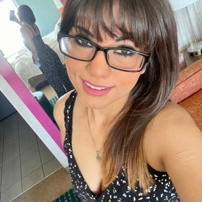 MsEspi92's profile picture. I tried being patient but it took too long 😩