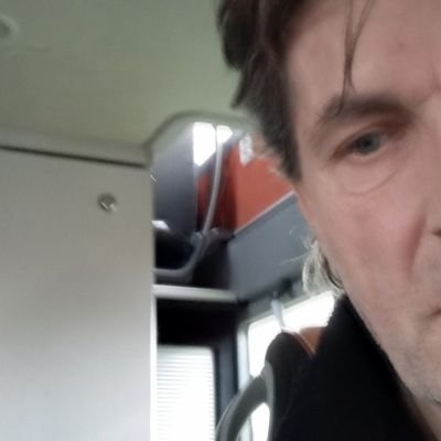 намћор на куб; ретко чудна зверка (језик сабља, душа памук, срце вулкан, ку... ?)
