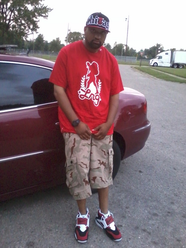 enormous_ebz's profile picture. 