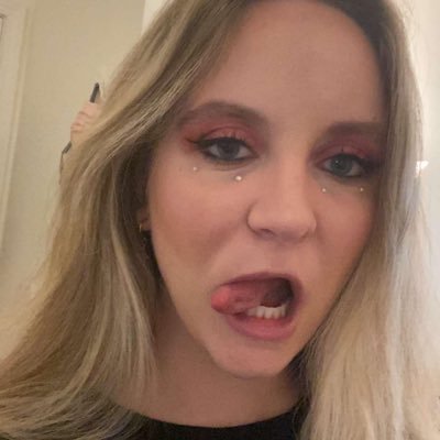 in love with fashion, history, & the French language. plantaganet descendant. Britney Spears & Taylor Swift stan account.