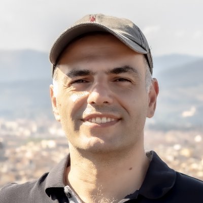 Architect, lecturer and researcher in the field of digitalisation of the built environment and cultural heritage.