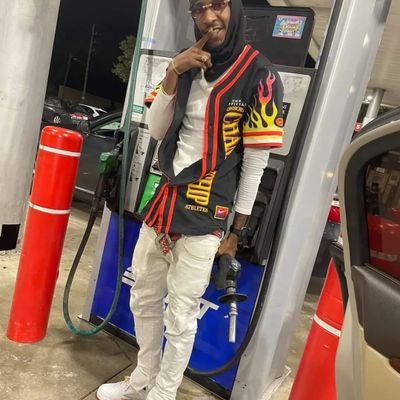 1freegame_'s profile picture. NEW TWITTER /old Twitter @chabattacamp 
🎥Musik Loading ....1/ n o n e 👑
        Mr game ain't free 🫴🏽  
THEREAL = Bonded4Lyfe