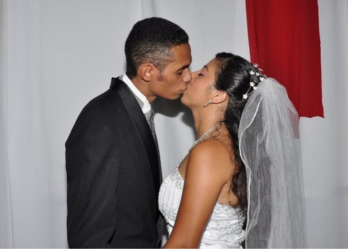 Francisca casada com Edmar tenho 20 anos uma serva de Deus da igreja sara nossa terra, faço o curso de letras na UFCG sou muito feliz♥♥♥♥♥♥