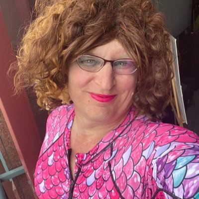 (def me (atom {🏳️⚧️ :trans ⌨️ :code 🧮 :math 🌷 :plants 👗 :fashion 🎮 :games 🎨 :art 🖌:poetry 📸 :photos 🎧 :edm 🧱 :lego 💅 :polish 👟 :runner 🍳 :food}))